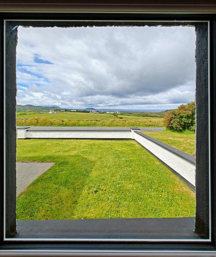 Teach Roisin-Traditional Irish Holiday Cottage In Malin Head. Exterior photo
