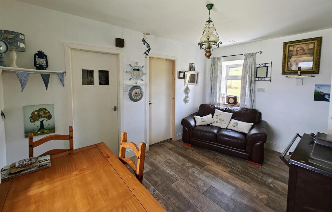 Teach Roisin-Traditional Irish Holiday Cottage In Malin Head. Exterior photo